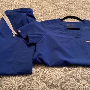 Figs scrubs medium blue.